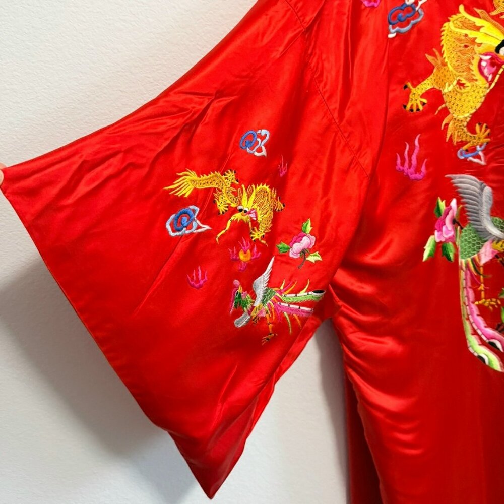 ESME 100% Silk Red Kimono Robe Embroidered Dragon (No belt) Size M ? - Picture 6 of 10